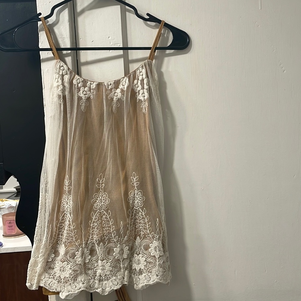 Wet Seal size small very cute tank with adjustable straps